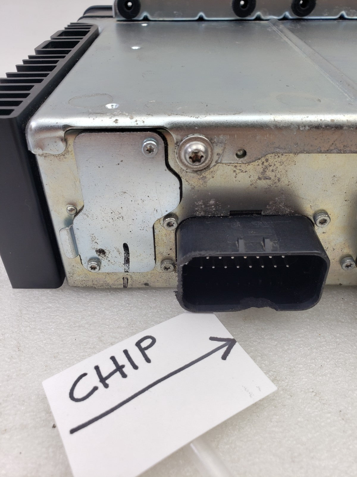 Harley-Davidson 76160-06 AM/FM/CD Radio Head Unit 2006-13 Touring Models No Door9