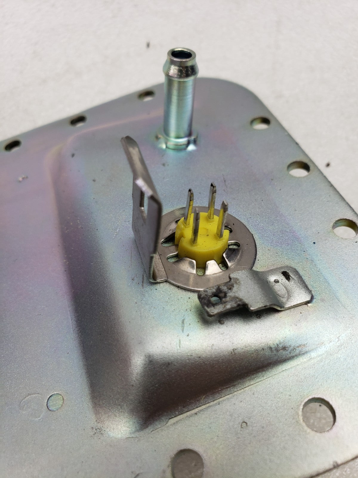 Harley-Davidson 60900001 Fuel Pump Top Plate Assembly for 11-17 Softail Models10