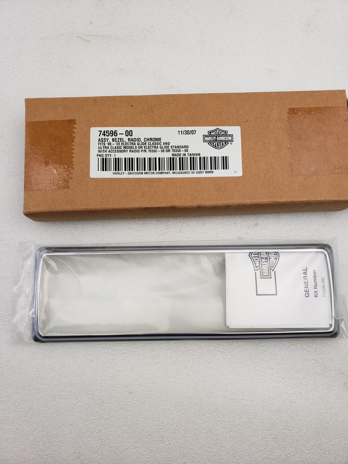 Harley-Davidson 74596-00 Chrome Radio Trim Bezel for 98-05 Electra Glide Classic9
