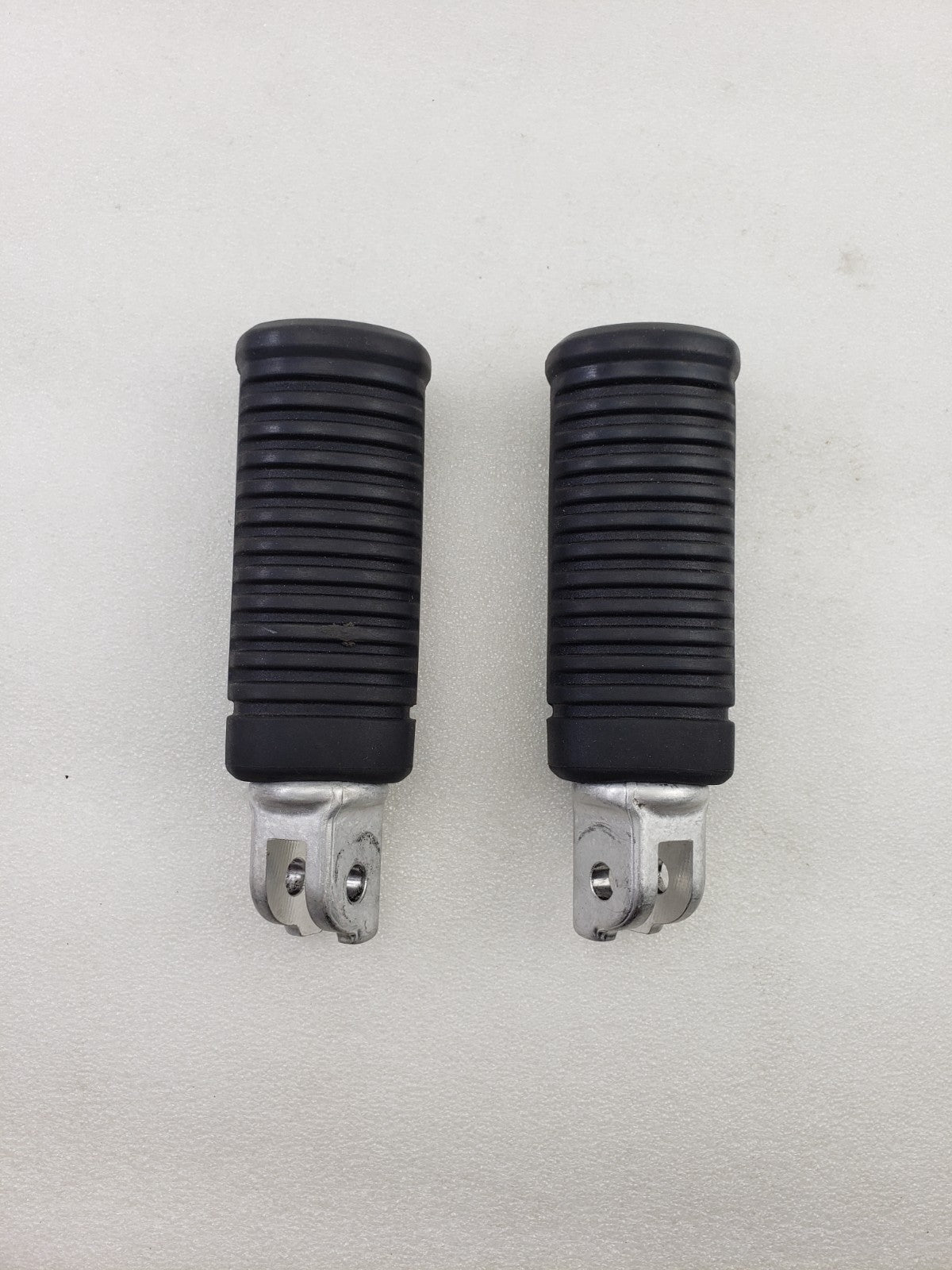 Genuine OEM Harley-Davidson 50501106 / 50501107 Left & Right Rider Foot Pegs8