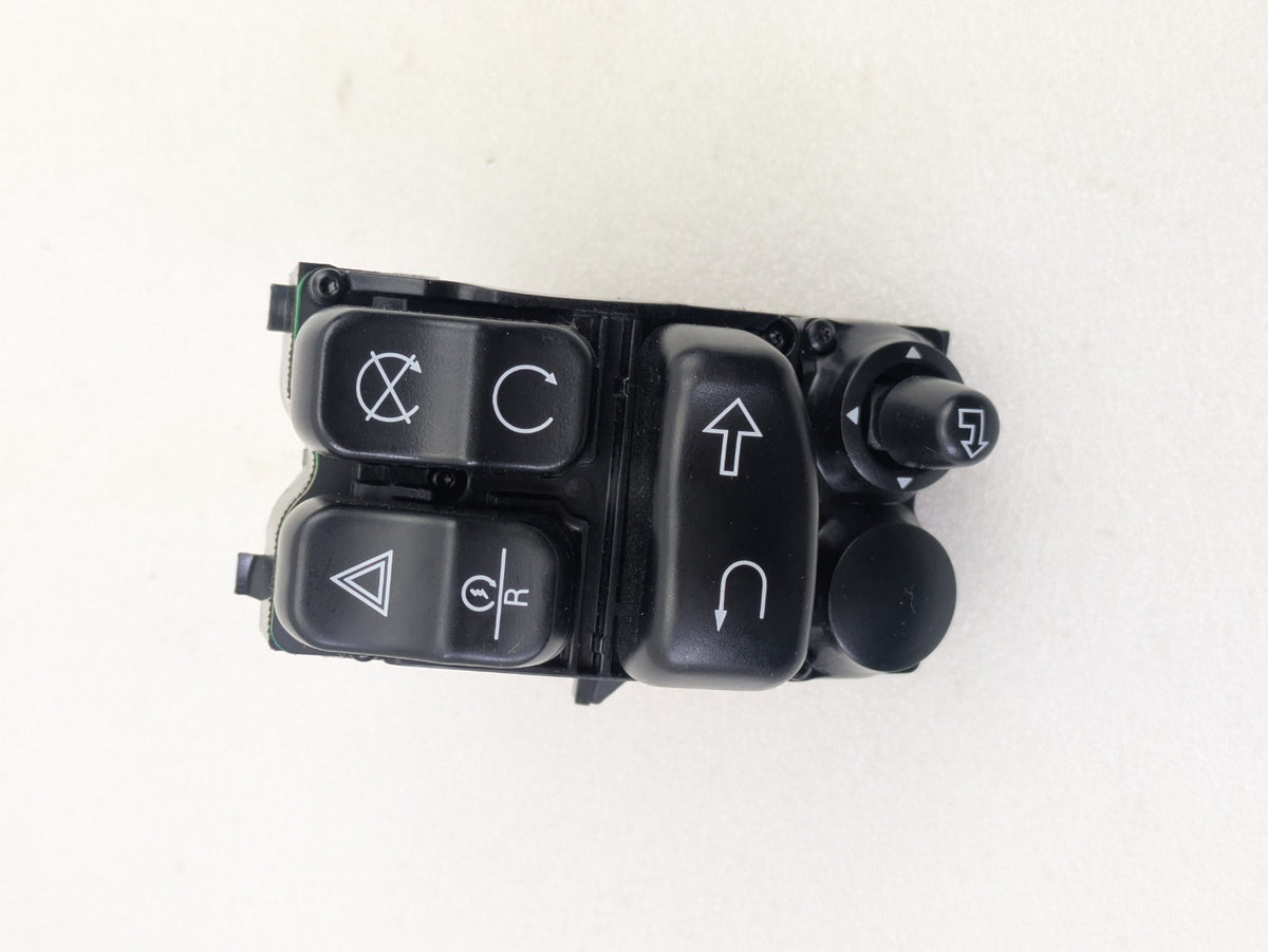 Genuine Harley-Davidson 2024 Tri Glide RH Right Switch Pack Assembly 715005047