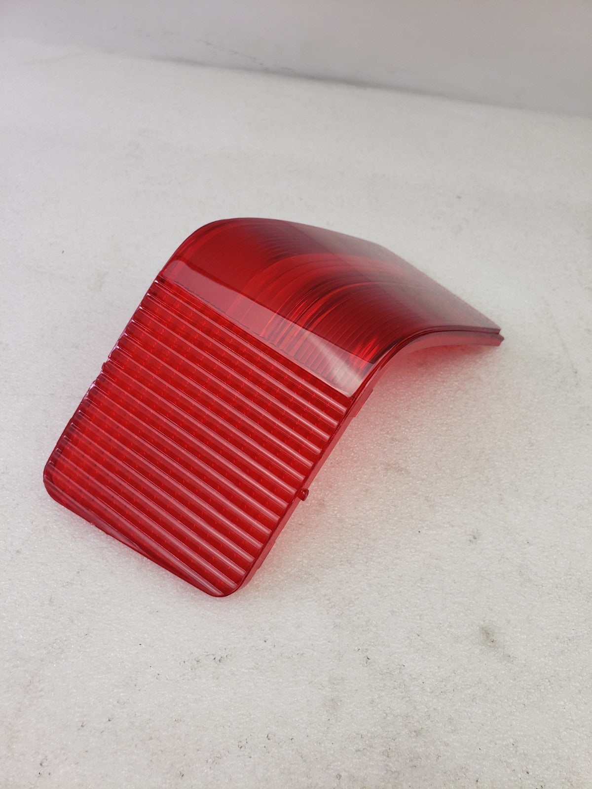 Harley Davidson 58384 89 Right Tail Light Lens Red for 1989 2013 Touring Models11