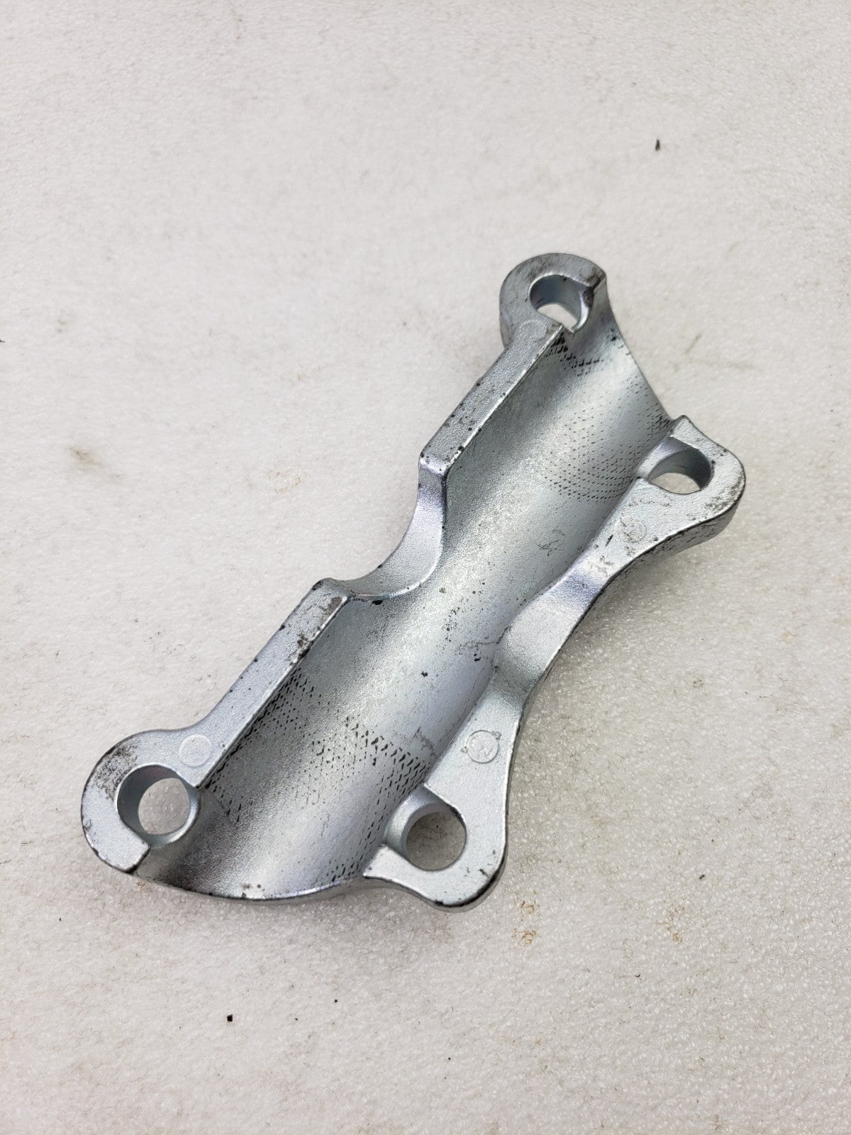 Harley-Davidson 55918-08 1" Handlebar Upper Riser Clamp for 08-22 Touring Models7
