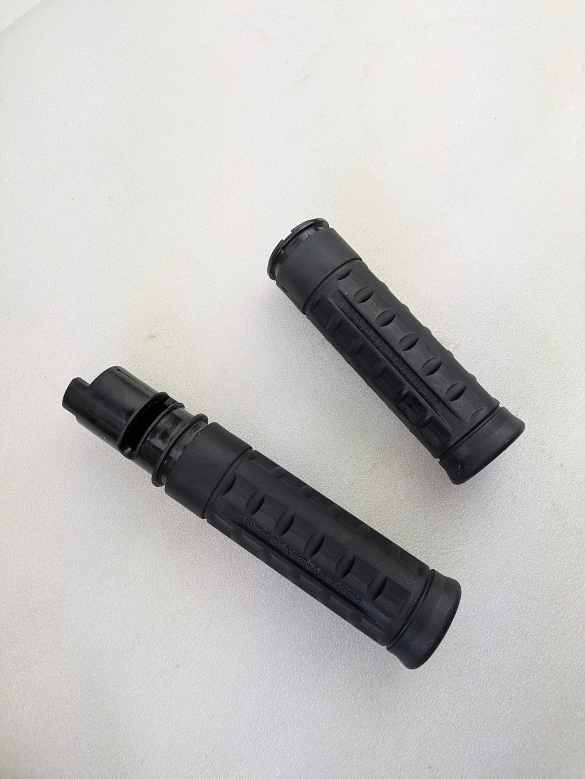 Genuine Harley-Davidson 2024 - 2025 Street Glide Road Glide Models Hand Grips8