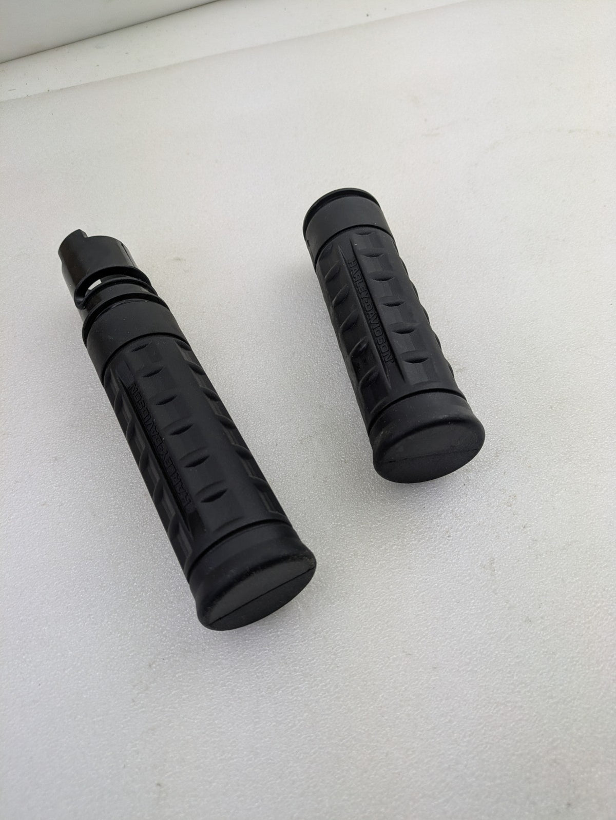 Genuine Harley-Davidson 2024 - 2025 Street Glide Road Glide Models Hand Grips6