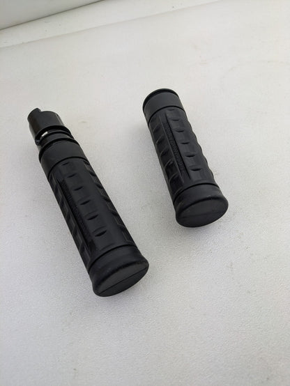 Genuine Harley-Davidson 2024 - 2025 Street Glide Road Glide Models Hand Grips6