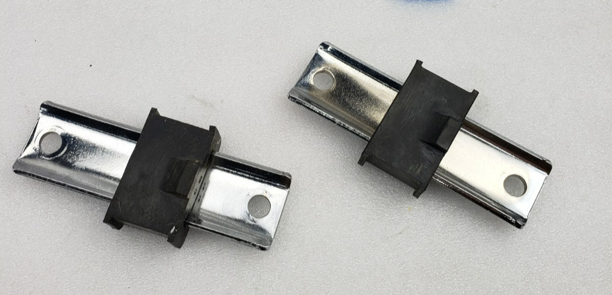 Genuine Harley Davidson Touring Muffler Bracket Set Pair 65723 85 / 65724 85A0