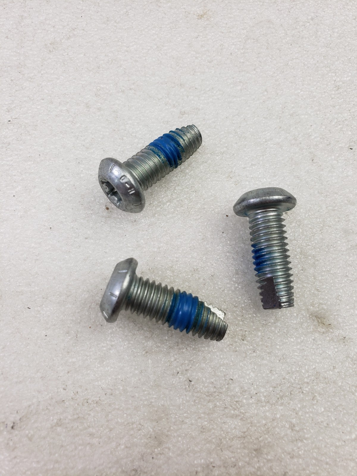 Harley-Davidson 4059 Screw 3/8"-16 x 1" Torx Head Grade 8 with Lockpatch 3-Pack2