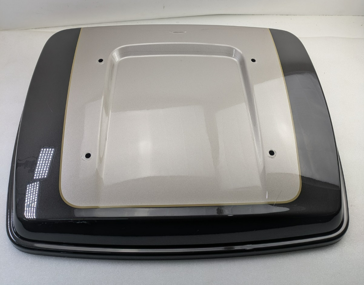 Harley-Davidson 2023 Road Glide Limited Tour-Pak Lid Gray Haze Silver Fortune1