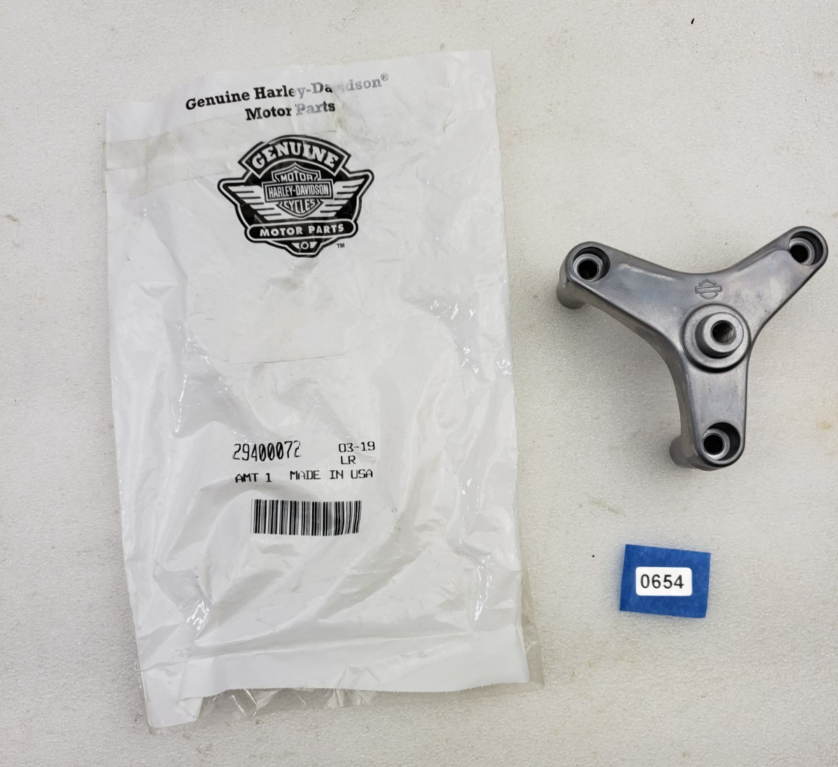 Genuine OEM Harley-Davidson 29400072 Air Filter Mounting Bracket Standoff Mount0