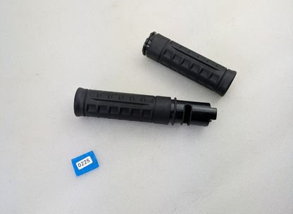 Genuine Harley-Davidson 2024 - 2025 Street Glide Road Glide Models Hand Grips0
