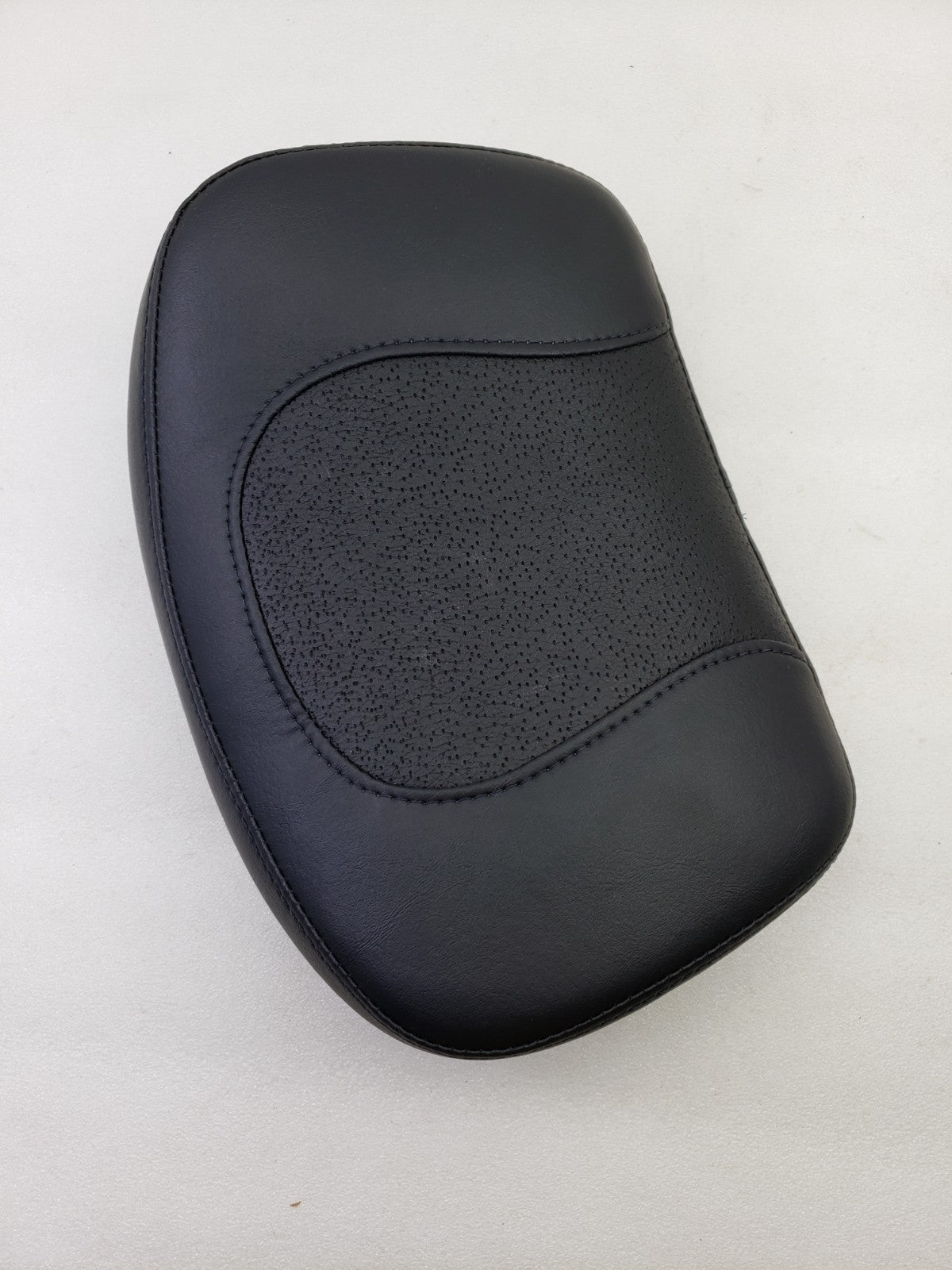 Harley-Davidson OEM 52347-97 Passenger Sissy Bar Large Backrest Pad Black6