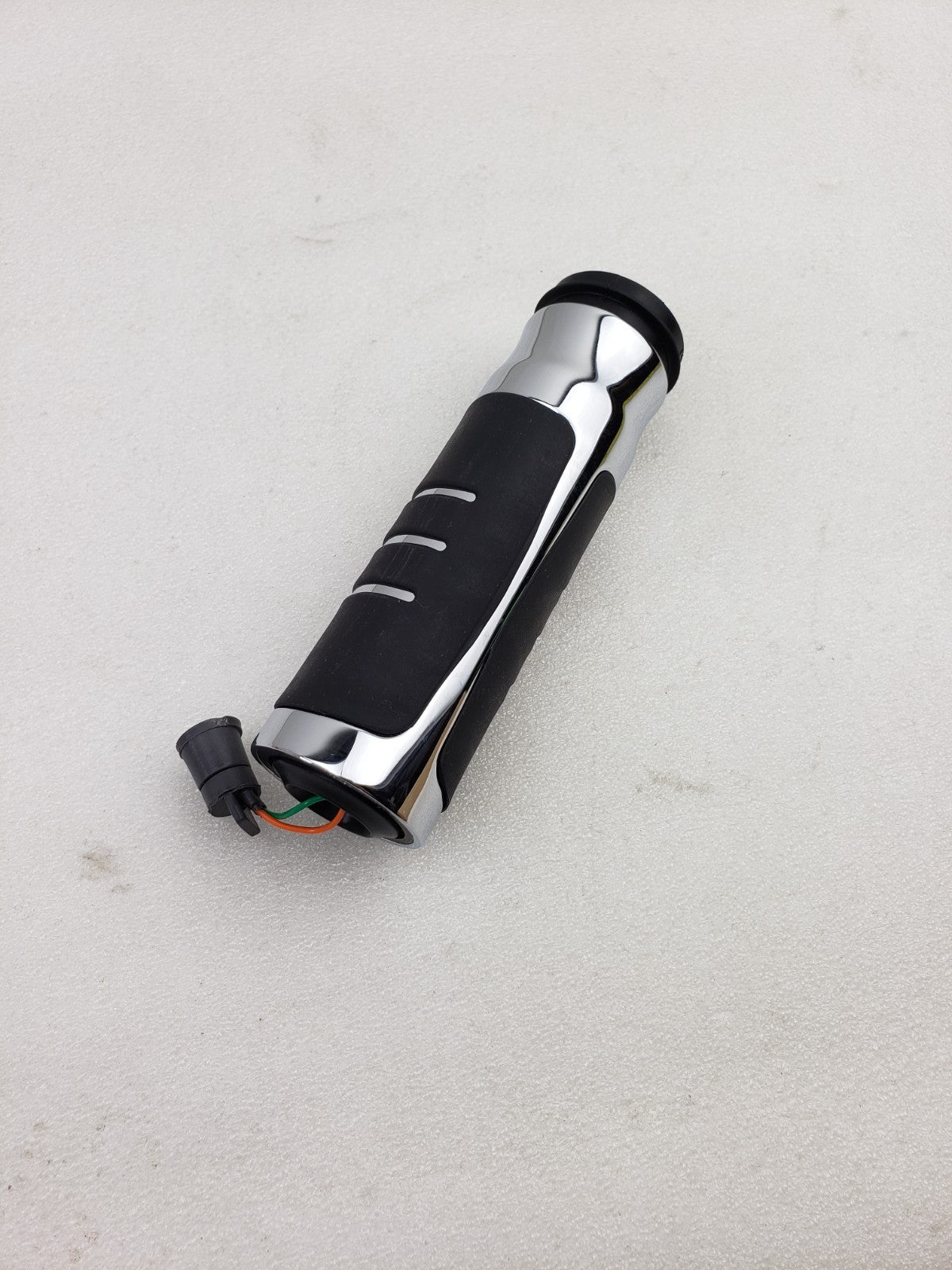 Genuine OEM Harley-Davidson 56100050 RH Streamliner Heated Hand Grip3