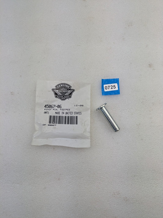 Genuine Harley-Davidson 45067-06 Pivot Pin Footpeg Night Street Rod XR1200X0