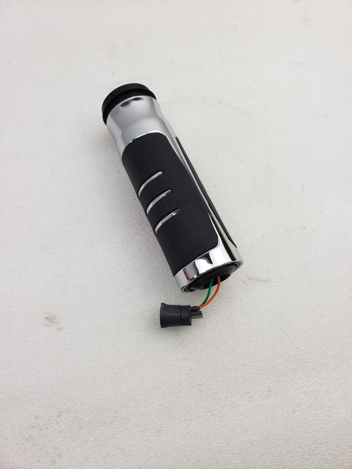 Genuine OEM Harley-Davidson 56100050 RH Streamliner Heated Hand Grip4