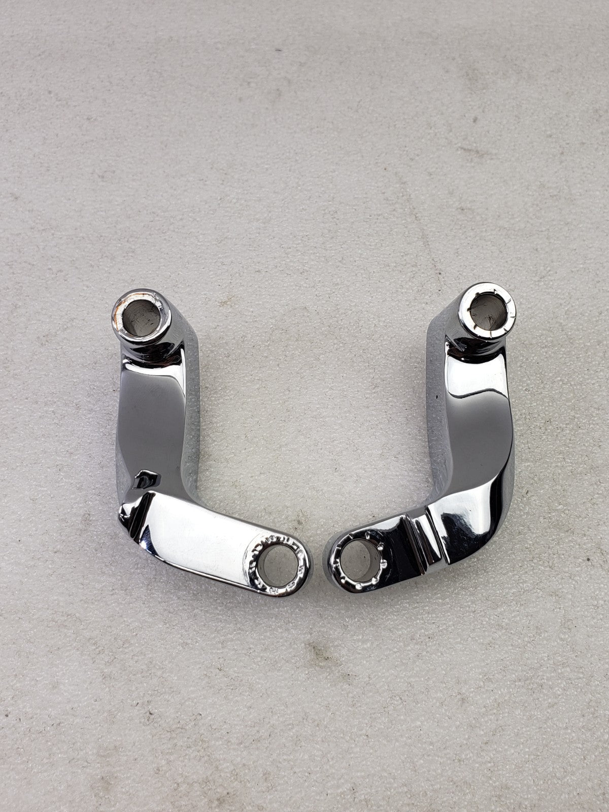 Harley 56000039 Chrome Mirror Extension Kit for 06 17 Dyna 08 14 Softail Models2