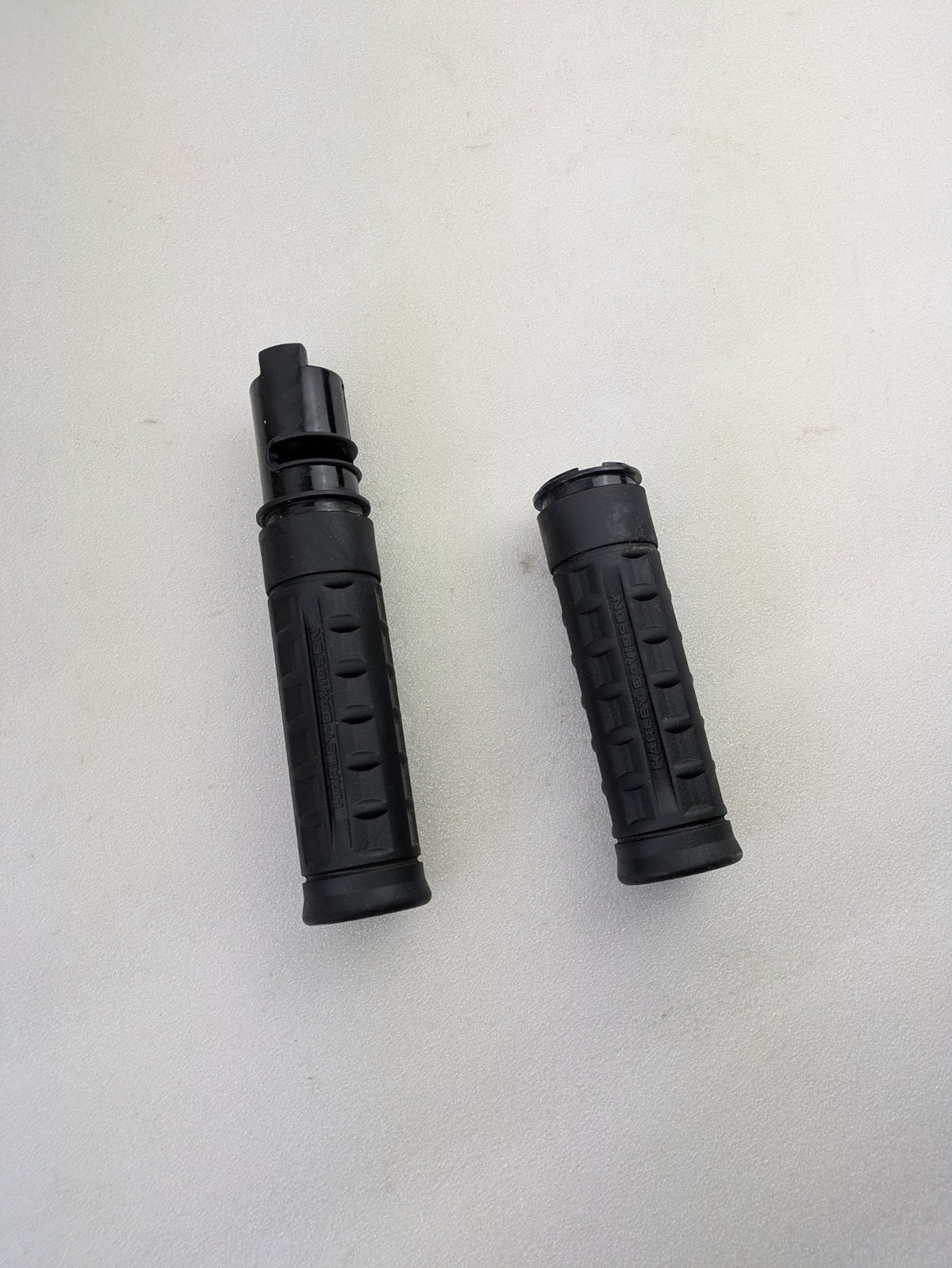 Genuine Harley-Davidson 2024 - 2025 Street Glide Road Glide Models Hand Grips1