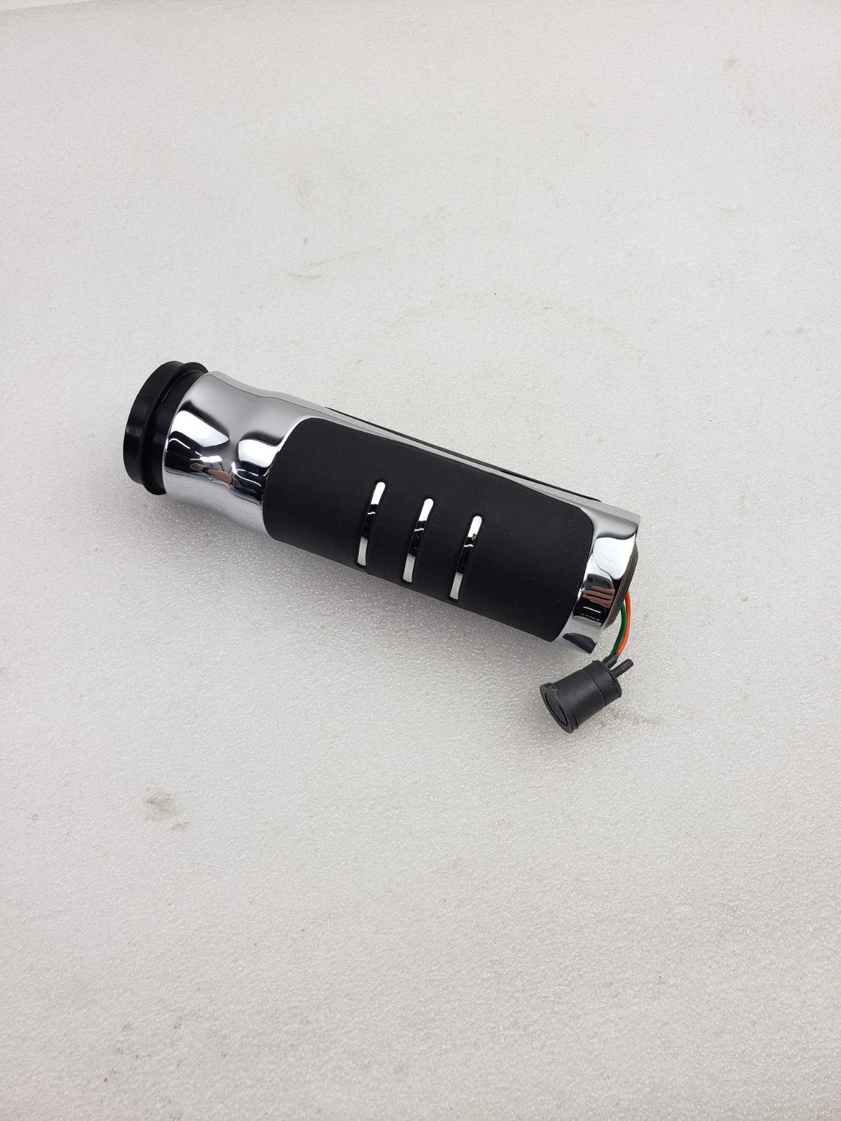 Genuine OEM Harley-Davidson 56100050 RH Streamliner Heated Hand Grip5
