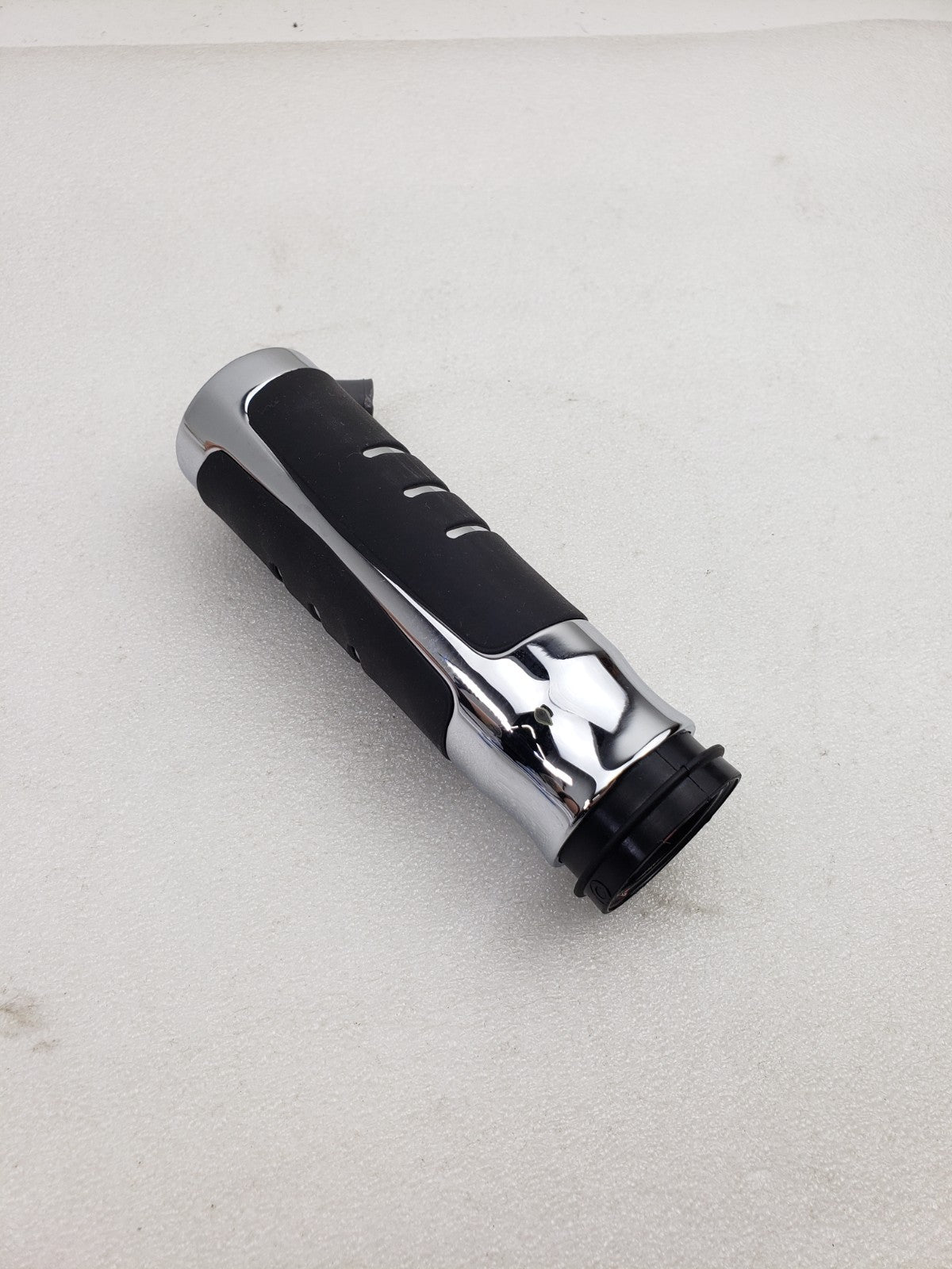 Genuine OEM Harley-Davidson 56100050 RH Streamliner Heated Hand Grip8