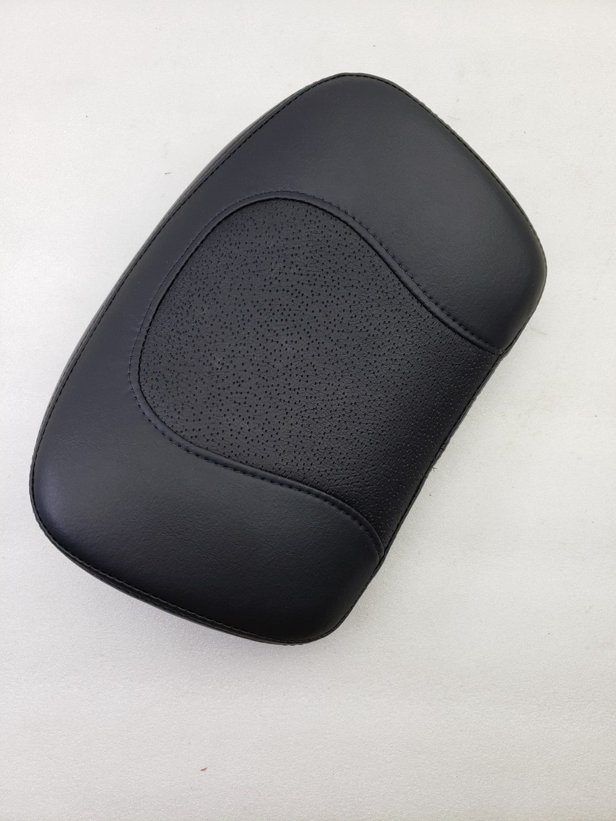 Harley-Davidson OEM 52347-97 Passenger Sissy Bar Large Backrest Pad Black5