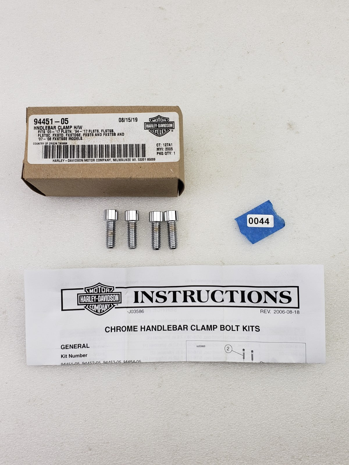 Harley-Davidson 94451-05 Chrome Handlebar Clamp Hardware Softail Models0